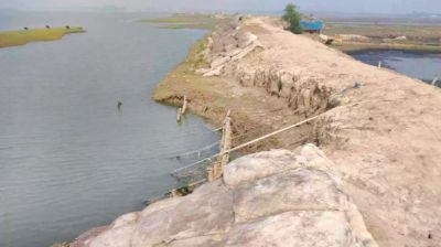 Embankments at risk of breach as water levels rise in Batiaghata of Khulna