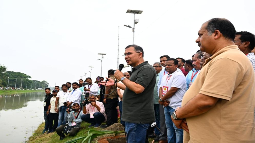 Govt will let no obstacle stand in way of rebuilding country: PM