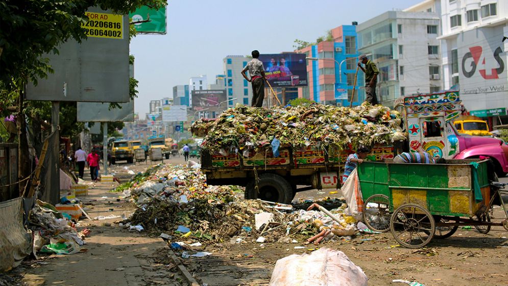 Dhaka ranks world's second most polluted city on Tuesday morning