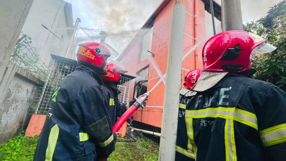 Fire at Adamjee EPZ warehouse brought under control after 3hrs