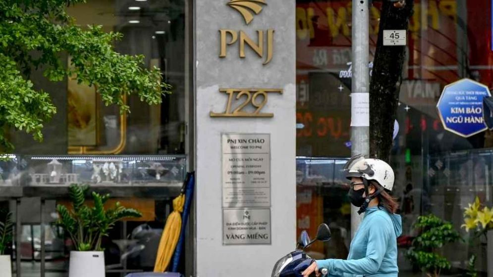 Vietnam probes diamond smuggling ring linked to major jeweller