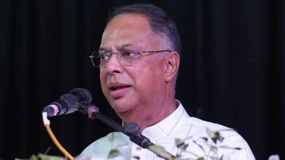 Govt targets 10,000MW of solar power generation: Energy minister