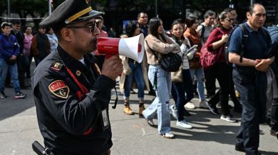 Southern Mexico hit by 7.3 quake, triggering tsunami alert