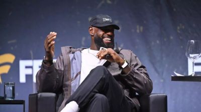James keeps NBA guessing on next team