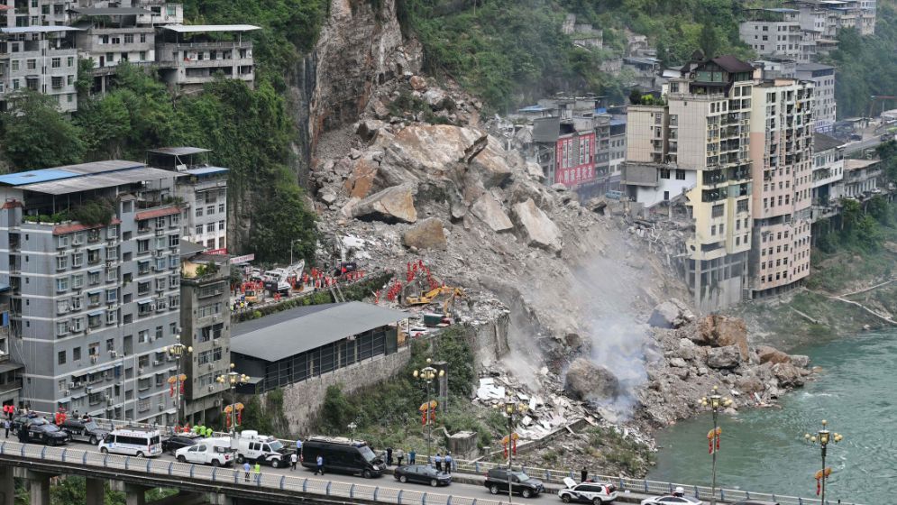 China landslide kills 8, at least 34 missing
