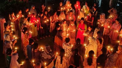 DU students hold candlelit vigil to commemorate July uprising martyrs