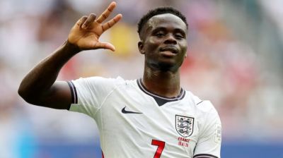 England edge France 6-4 in chaotic bronze match