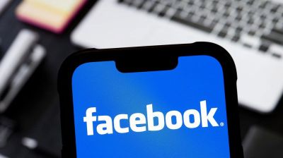 Facebook desktop version suffers sudden outage