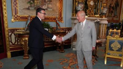 Burnham becomes UK prime minister
