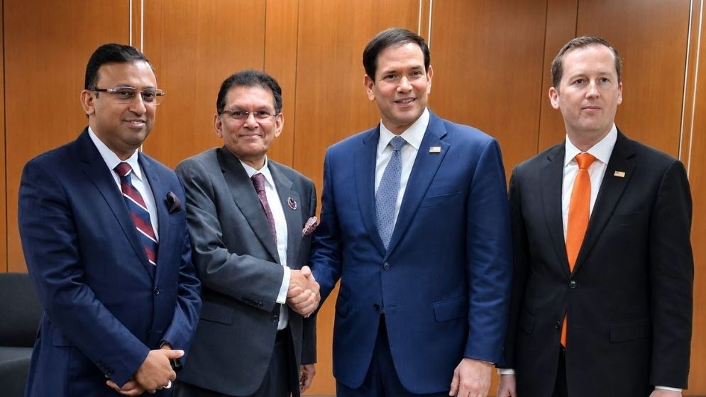 Rubio receives Khalilur Rahman in Manila