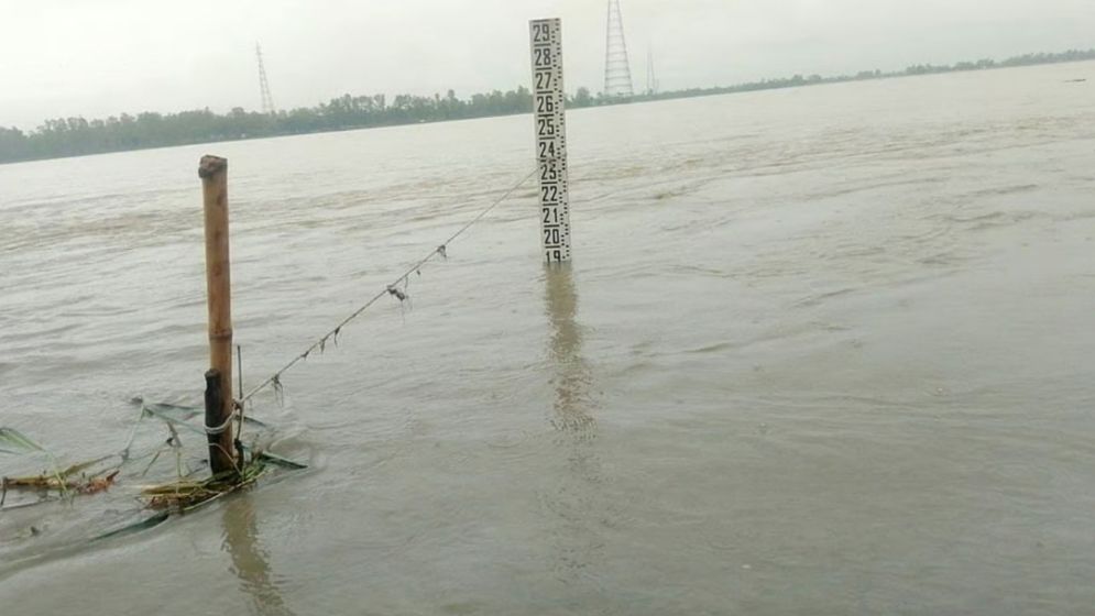 Teesta River water nears danger level
