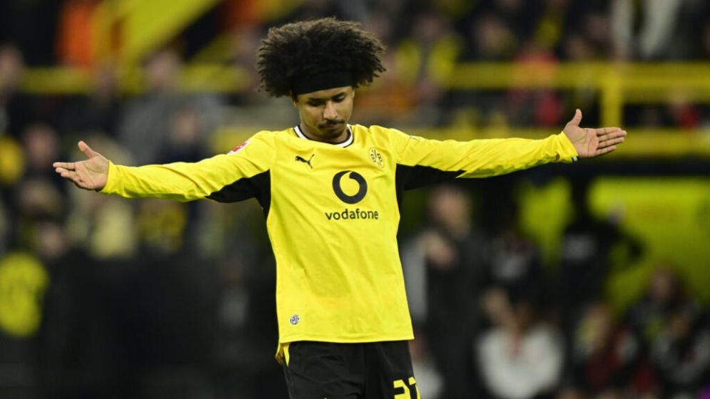 Barca sign Adeyemi from Dortmund