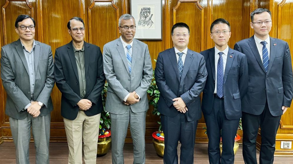 BB governor, Chinese envoy discuss trade, investment and digital payments