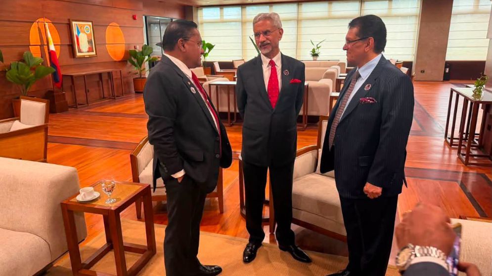 Jaishankar meets Sri Lankan, Bangladeshi FMs on ARF sidelines