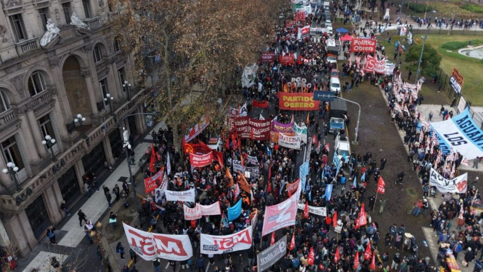 With WC over, Argentines resume anti-austerity protests