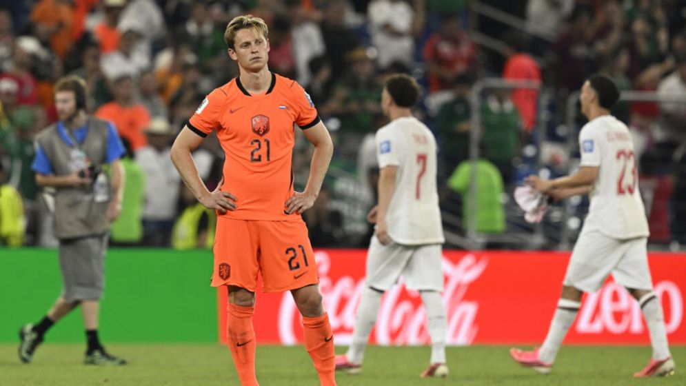 De Jong returns from WC with torn ligament