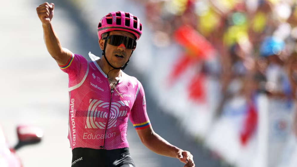 Carapaz secures solo victory in stage 18