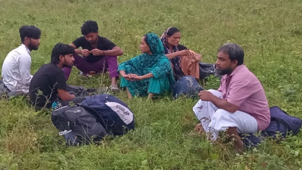 BGB foils BSF bid to push 15 people into Bangladesh through two border points