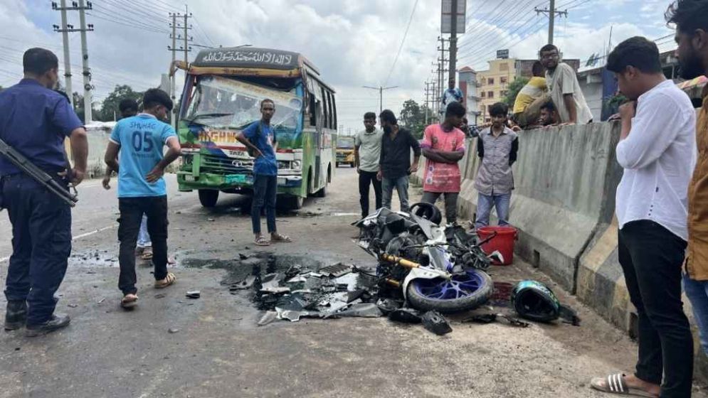 Two motorcyclists die in four-vehicle crash on Dhaka-Aricha Highway