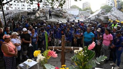 Venezuelans hold minute of silence one month after tremors