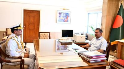 Newly appointed navy chief calls on PM