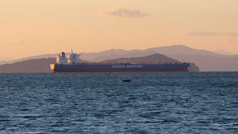 Iran war spreads to Red Sea and Caspian, Gulf quiet as US forgoes strikes