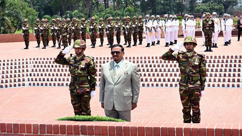 Acting President Hafiz Uddin pays tribute to Liberation War martyrs