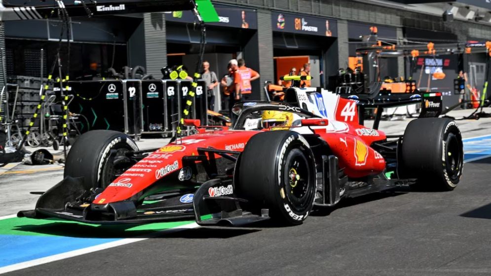 Hamilton questions costly Ferrari pitstop decision