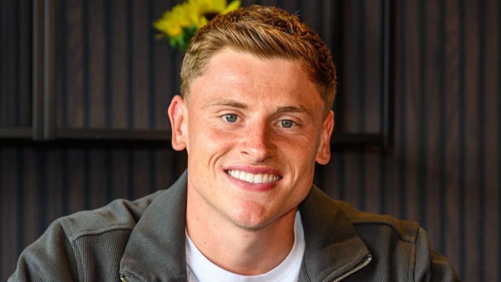 Barnes signs long-term Newcastle extension
