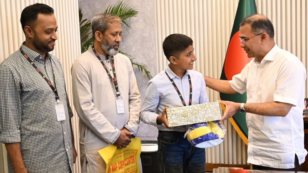 PM Tarique meets boy whose viral smile hid a story of loss
