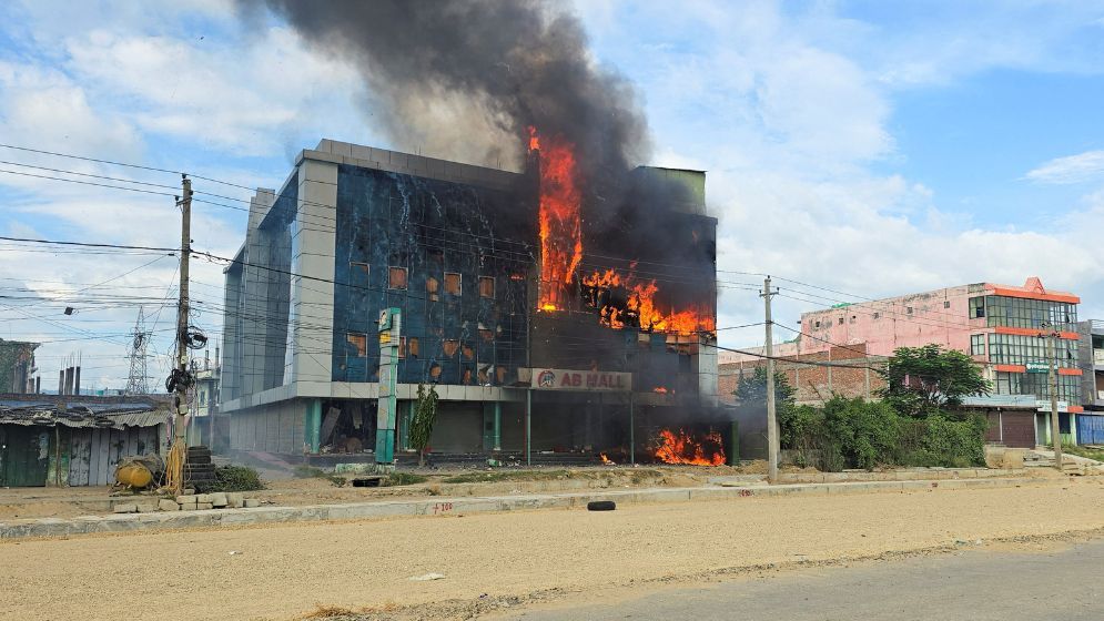 Several towns in Nepal under curfew after sectarian violence