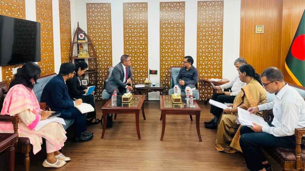Commerce minister, Myanmar envoy discuss boosting trade, Rohingya repatriation