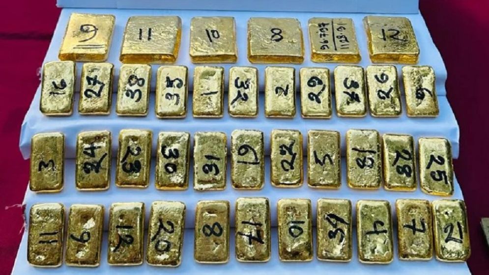 Gold worth Tk13 crore seized at Darshana border, one arrested