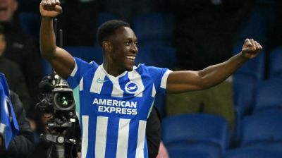 Chelsea sign Brighton striker Welbeck