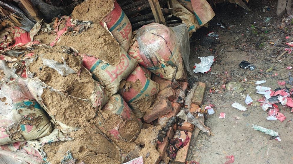 'Bomb hidden in sandbag': Three suffer burns in sudden explosion