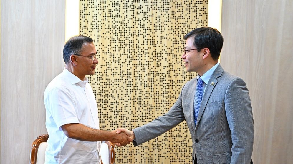 PM asks South Korea to invest in Bangladesh autos, semiconductor sectors