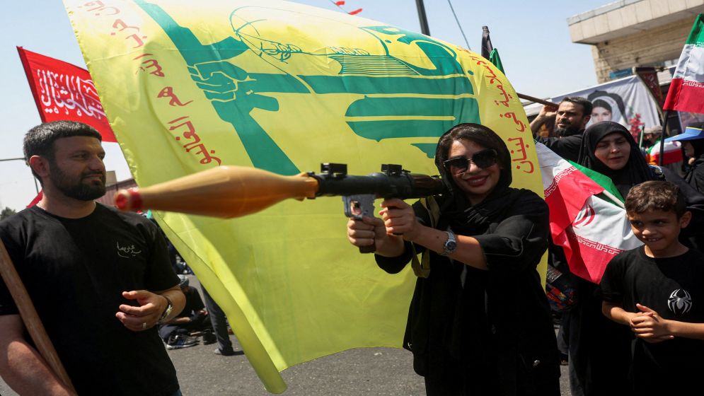 Trump's Iran dilemma: He's stuck in war with no exit in sight