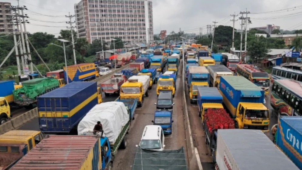 20-km traffic jam on Dhaka-Chattogram highway in Cumilla
