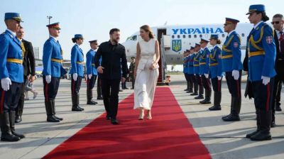 Zelensky makes landmark visit to Russia ally Serbia