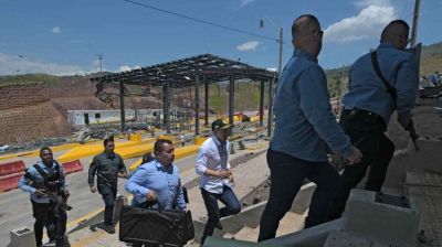 Bombing attacks mark first day of Colombia's new right-wing government