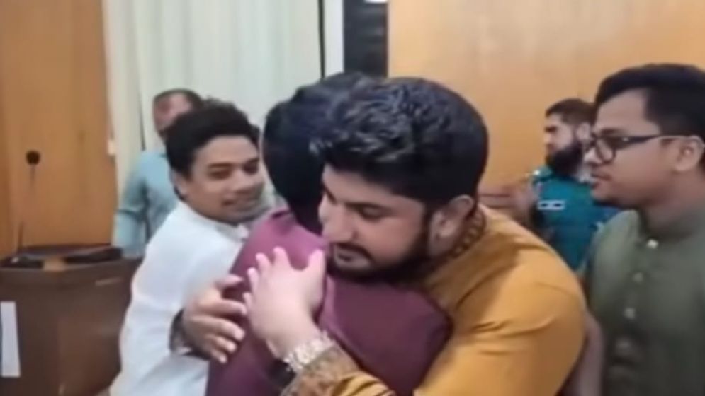 Chhatra Dal, Shibir agree to end tensions at Dhaka Alia Madrasa