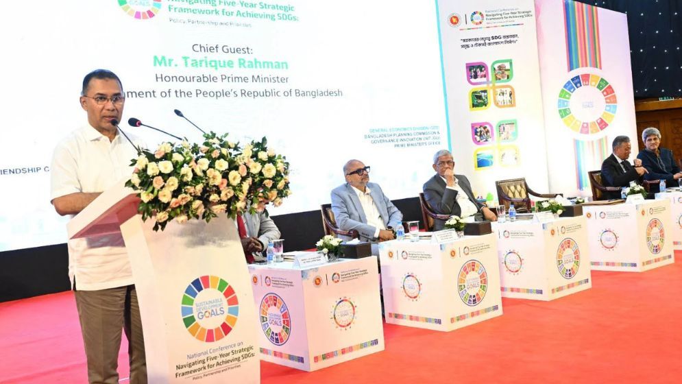 Fragile Bangladesh must now be rebuilt: PM