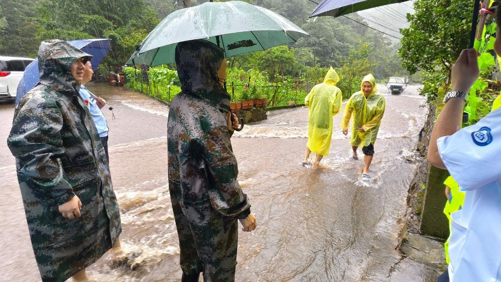 Typhoon Dolphin weakens but disrupts travel in east China