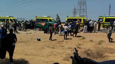18 killed including children in Egypt workers' pick-up crash