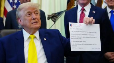 Trump sued over sale of access to Truth Social posts