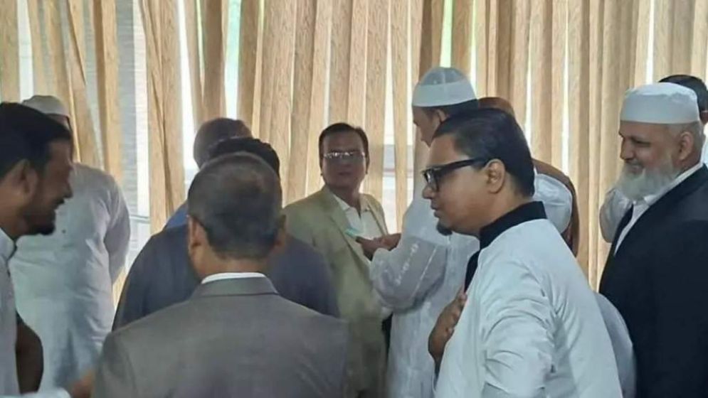 11-party alliance submits Oli Ahmed’s presidential nomination at EC