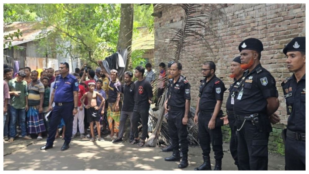 Cocktail blast at Madaripur madrasah injures five students
