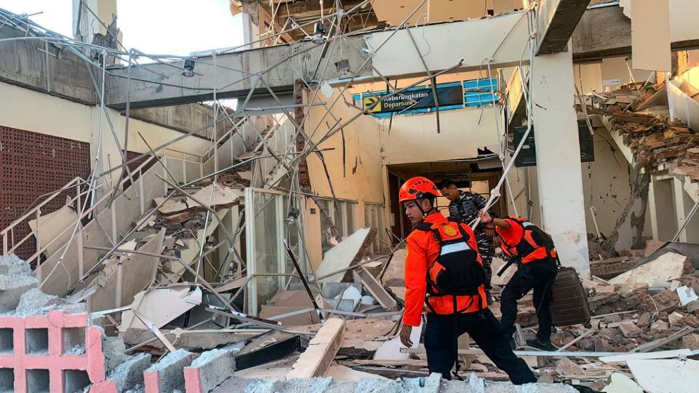Indonesia rescuers search for survivors as quake death toll rises to 38