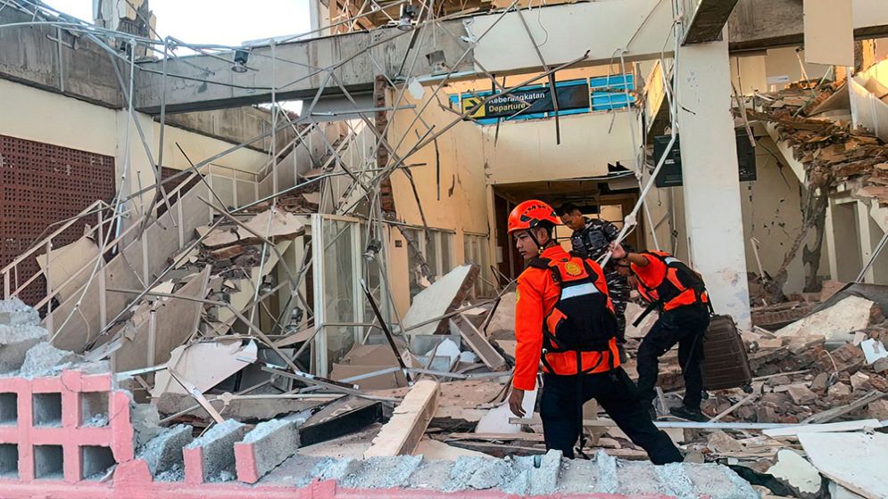 Powerful earthquake off Indonesia kills 20, sparks mass evacuations