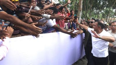 Majority supports PM, but are divided over country’s direction: Survey